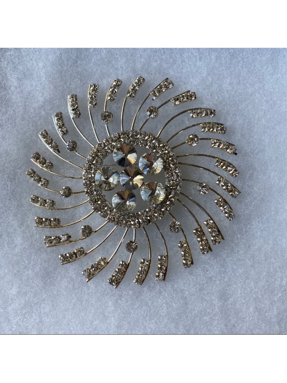 BROOCH PIN STARBURST BLING SPARKLE CIRCLE CLEAR RHINESTONES PENDANT